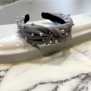 Headband grey wide knotted with Pearls, trendy, chic, beautiful, NWOT must have